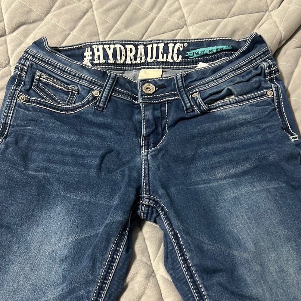 Capris. Low rise